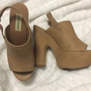 Tan Steve Madden Platform heel